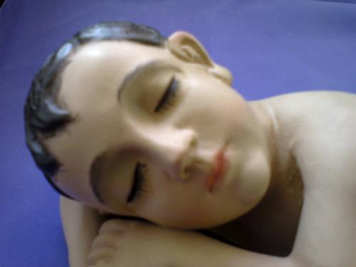 Hermoso niño Dios de madera dormido de 16 c - Imagen 1