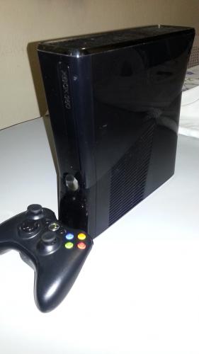 Vendo Xbox 360 Slim con RGH Disco Duro 320GB  - Imagen 1
