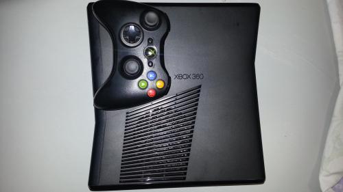 Vendo Xbox 360 Slim con RGH Disco Duro 320GB  - Imagen 2