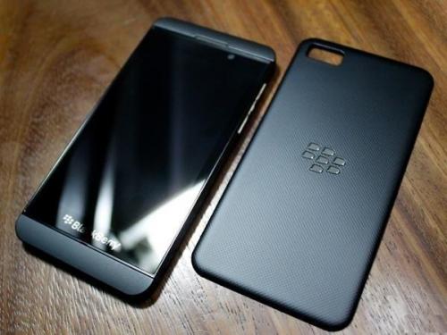 Vendo BlackBerry Z10 en caja con todas sus mi - Imagen 1