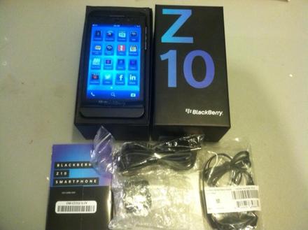 Vendo BlackBerry Z10 en caja con todas sus mi - Imagen 2