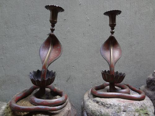 candeleros de bronceestilo cobra 33cm de al - Imagen 1