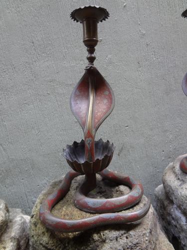 candeleros de bronceestilo cobra 33cm de al - Imagen 2