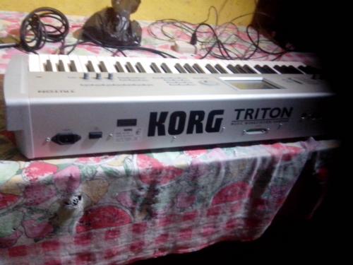 Vendo teclado korg triton de 5 octavas pantal - Imagen 2