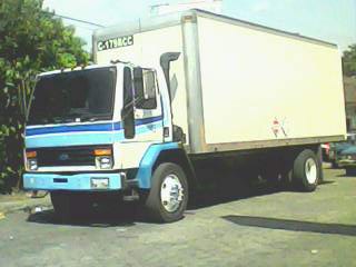 vendo bonito camion ford cargo  con trabajo e - Imagen 2