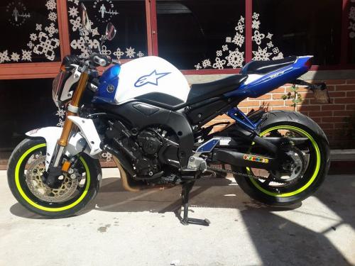 Vendo Moto Yamaha YZFR1 Nitida Tel: 4264 - Imagen 1