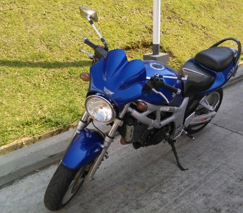 vendo o cambio +  Recibo Ribete  Moto Suzuki  - Imagen 1