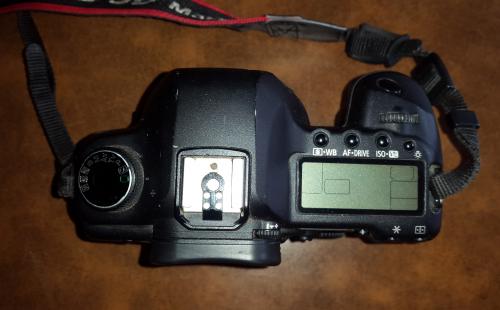 Vendo Cmara Canon EOS 5D Mark II  Incluye:  - Imagen 3