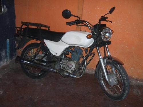 Vendo una motocicleta marca Bajaj de 100 cc - Imagen 1