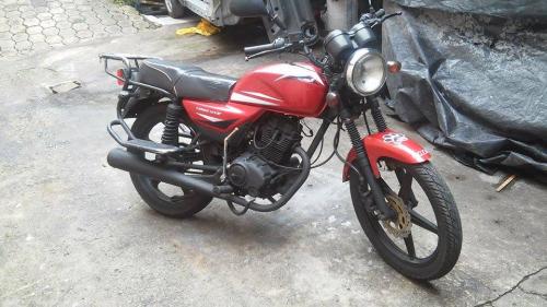 Vendo moto con papeles en orde AHM 125 cc V - Imagen 1