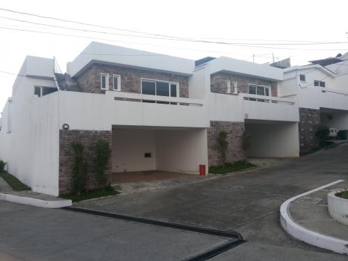Vendo casa en San Cristobal sector A3 atras  - Imagen 2