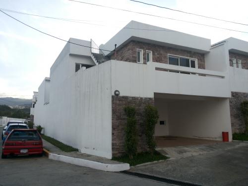 Vendo casa en San Cristobal sector A3 atras  - Imagen 3
