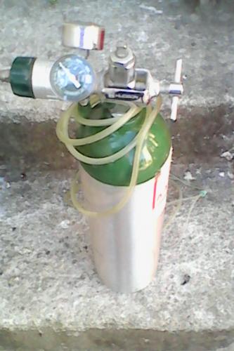 cilindro de oxigeno vacio vendo usado en bue - Imagen 3