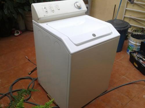 vendo lavadora de ropa maytag americana buen  - Imagen 1