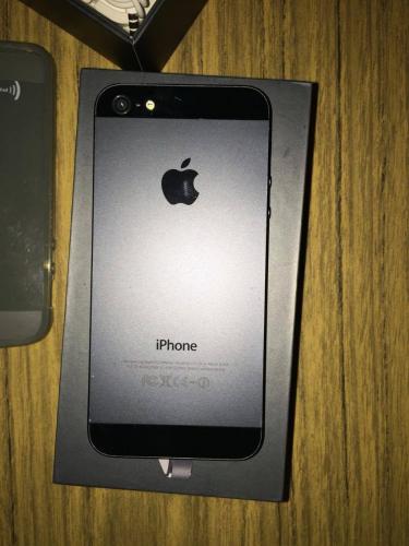  Vendo Iphone 5 color negro y gris capacidad - Imagen 3