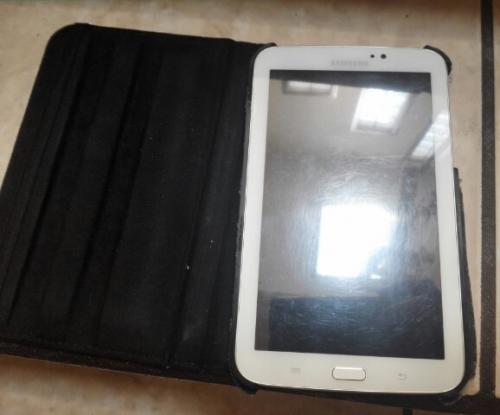 Tablet Samsung 3 Excelente estado WiFi Samsu - Imagen 3