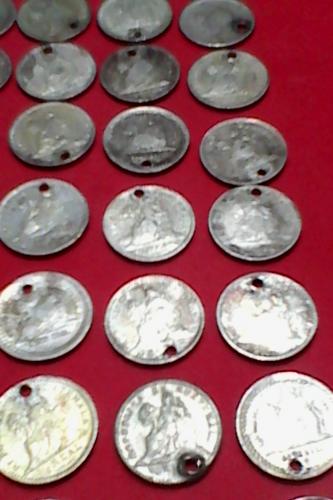 vendo 40 monedas de medio real de guatemala  - Imagen 1