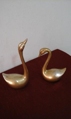 cisnes de bronce miden 20cm y 16cm  Q50000 - Imagen 1