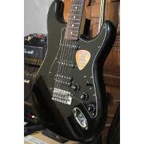 Guitarra Fender Stratocaster HSS made in USA - Imagen 2