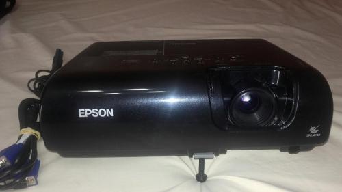 Vendo proyector Epson power lite s5 excelente - Imagen 2