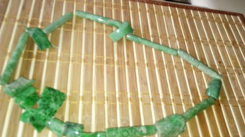 vendo  bonito collar DE jade imperial encontr - Imagen 1