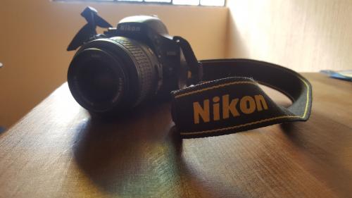 Nikon D5100 Vendo por emergencia trae Senso - Imagen 1