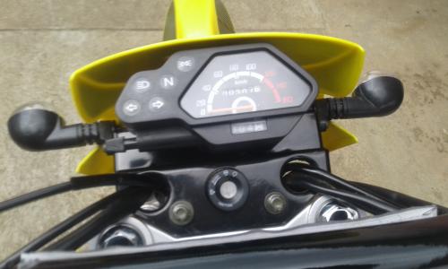 Vendo moto DM 150 yellow italika mod 2017 no - Imagen 3