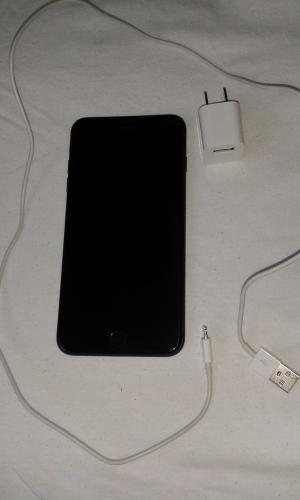 Vendo iPhone 7 plus Black (mate) de 32GB de  - Imagen 3