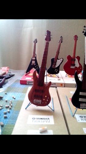 Vendo guitarras en miniatura hechas a mano un - Imagen 2