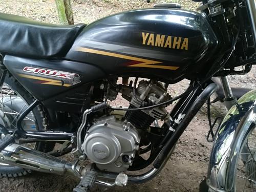 Vendo moto yamaha crux 2014 en buen estado pa - Imagen 1