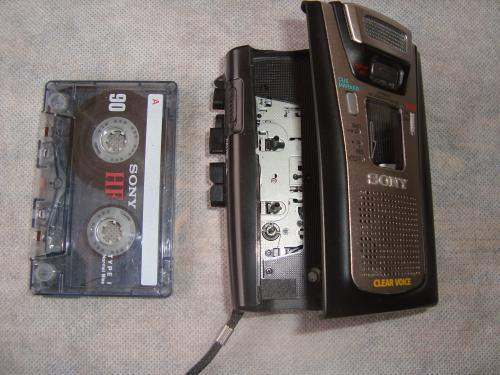 Grabadora a baterias 2AA de cassette Sony 9X1 - Imagen 2