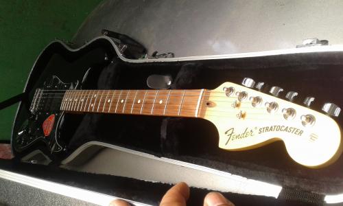 Guitarra Fender Stratocaster HSS made in USA - Imagen 1