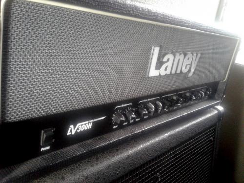 Vendo amplificador Laney LV300H con Valvula E - Imagen 1