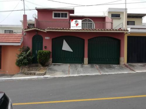 Preciosa casa ubicada en Condominio Las Ceiba - Imagen 1