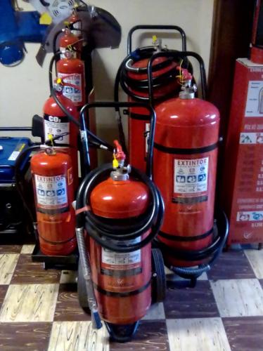 Gran oferta de Extintores tenemos una gran va - Imagen 1