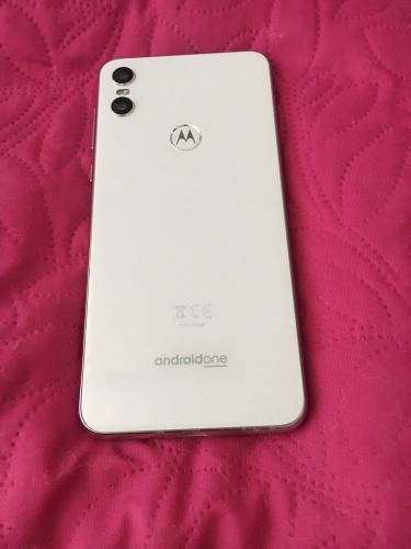 Se vende teléfono Motorola one con caja semi - Imagen 2
