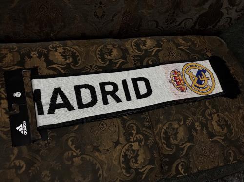 Vendo Bufanda Real Madrid Original Comprada e - Imagen 2