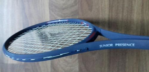 Vendo una Raqueta tenis marca JÚNIOR PRESENC - Imagen 3