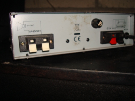 Vendo 1 amplificador para parlantes 12vy 110 - Imagen 2