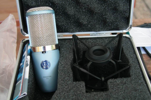 Micrófono AKG Perception 420 condensado nuev - Imagen 1