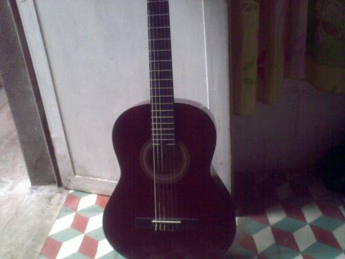 vendo guitarra acustica espaÑola viscaya con - Imagen 1