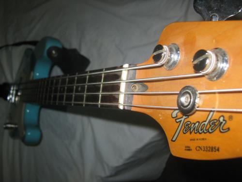 Vendo Bajo Fender Precision Bass made in KORE - Imagen 2