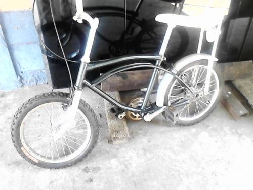 hola vendo bicicleta antigua  16 con llantas - Imagen 1