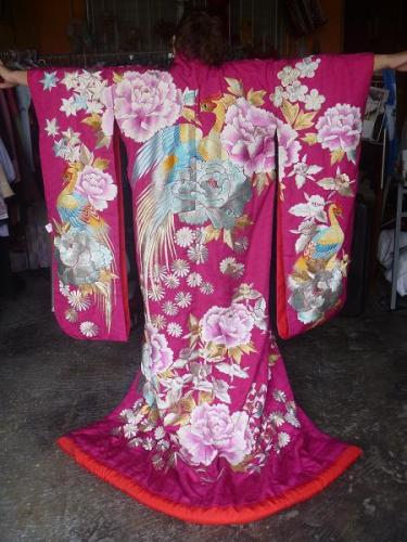 Kimono Nupcial o Uchikake Bordado Q2 50000  - Imagen 1