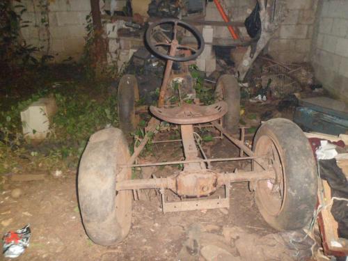 vendo tractor antiguo  antiguedad 100 años  - Imagen 2