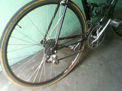 vendo bicicleta de ruta de aluminio marca ral - Imagen 3