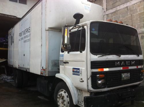 vendo camion marca mack diesel de 10 tonelad - Imagen 1