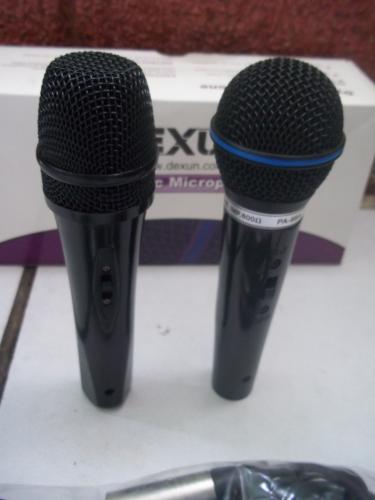 vendo dos microfonos nitidos incluyen cables  - Imagen 1