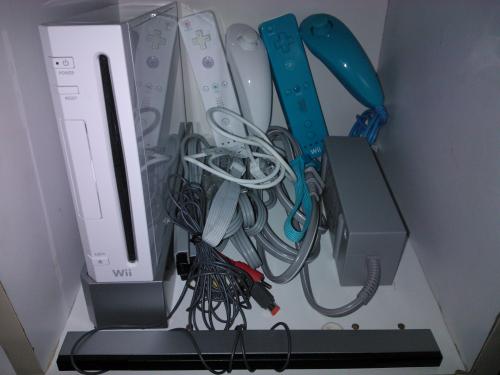  Wii blanco con todos sus cables dos control - Imagen 1