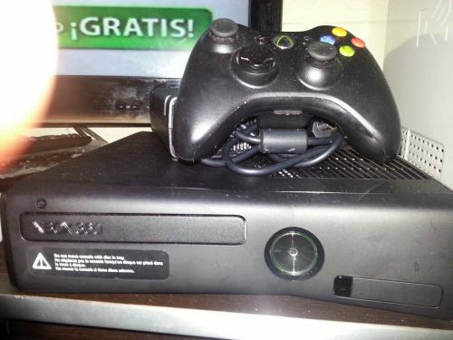 Vendo Consola Xbox 360 Slim negra con RGH In - Imagen 1